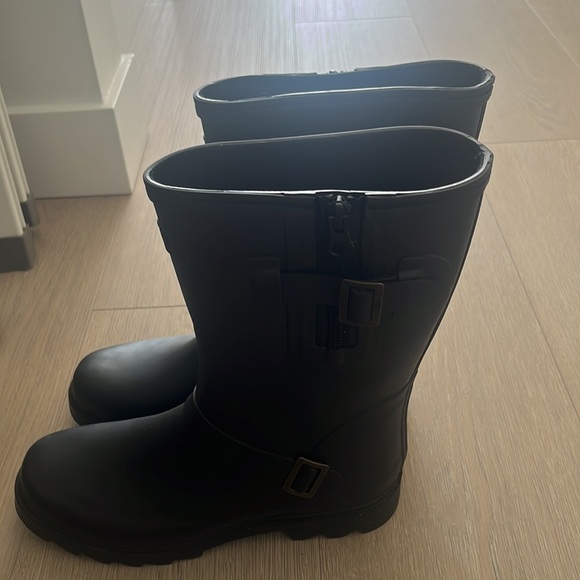 Brand new totes rain boots - Picture 3 of 3